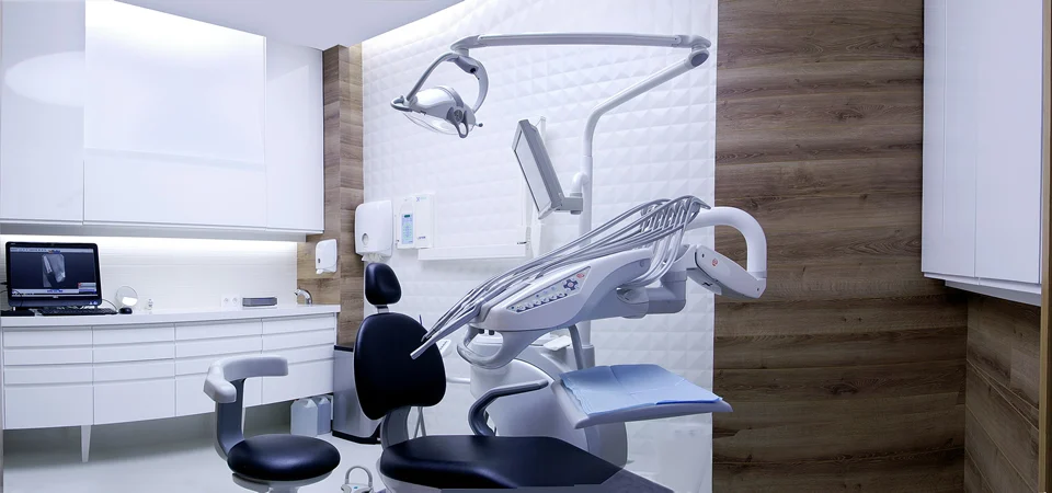 Clínica Dental Fabián López - 2