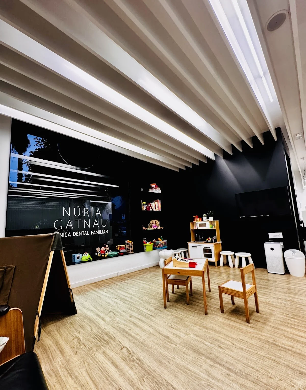 CLÍNICA DENTAL FAMILIAR NÚRIA GATNAU