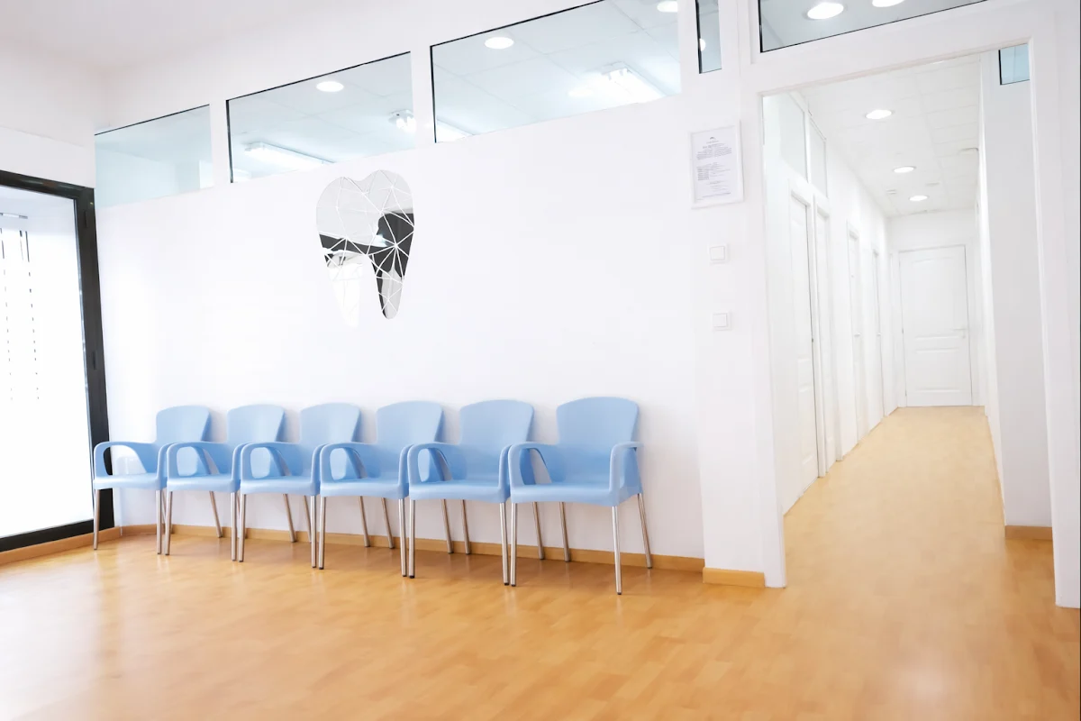 CLÍNICA DENTAL FAMILIAR URGENCIAS 24 HORAS
