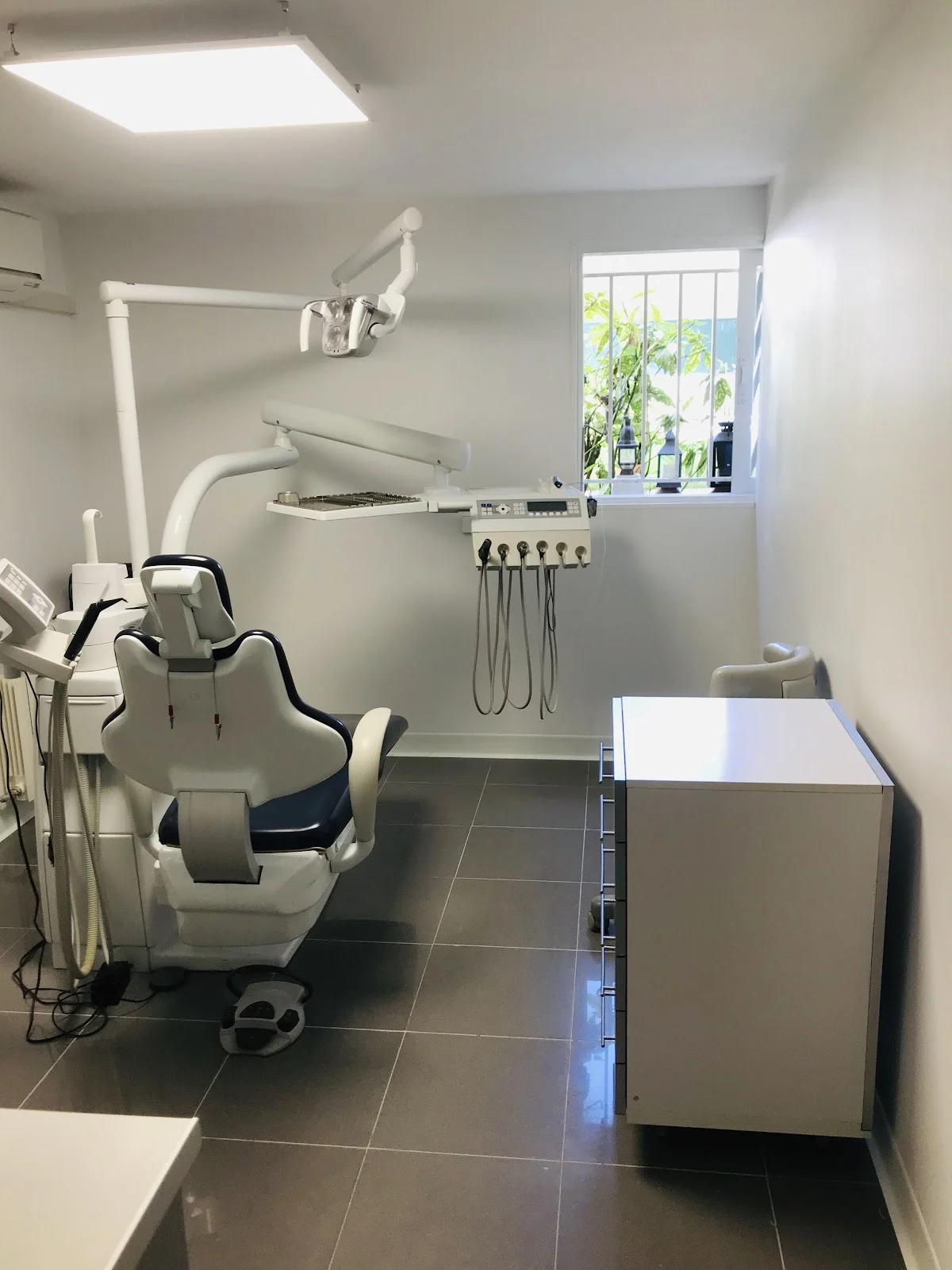 CLÍNICA DENTAL FERNÁNDEZ-CLAVÉ ortodoncia e Invisalign en pozuelo aravaca - 2