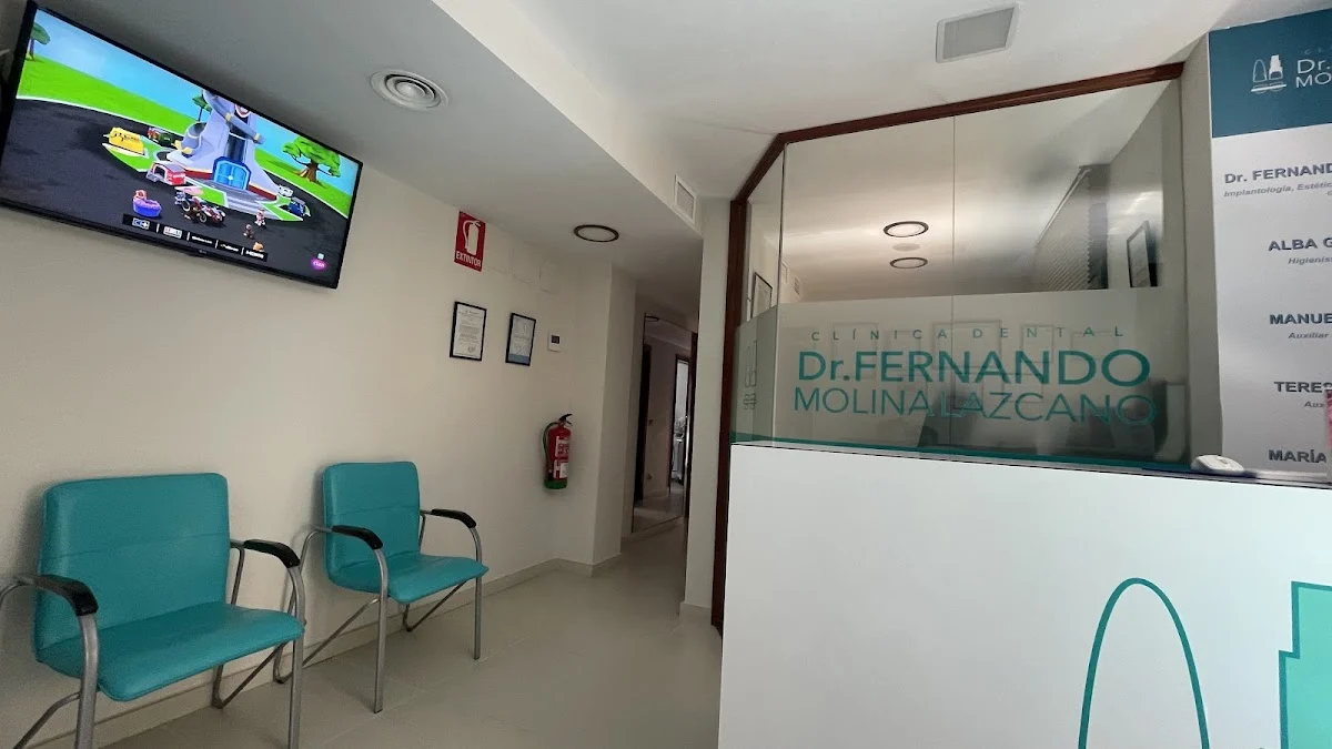 Clínica Dental Fernando Molina Lazcano - Clínica Dental Almendralejo
