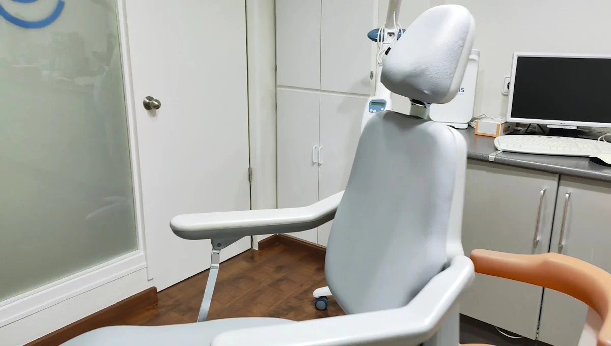 Clínica Dental Fernando Román - 2