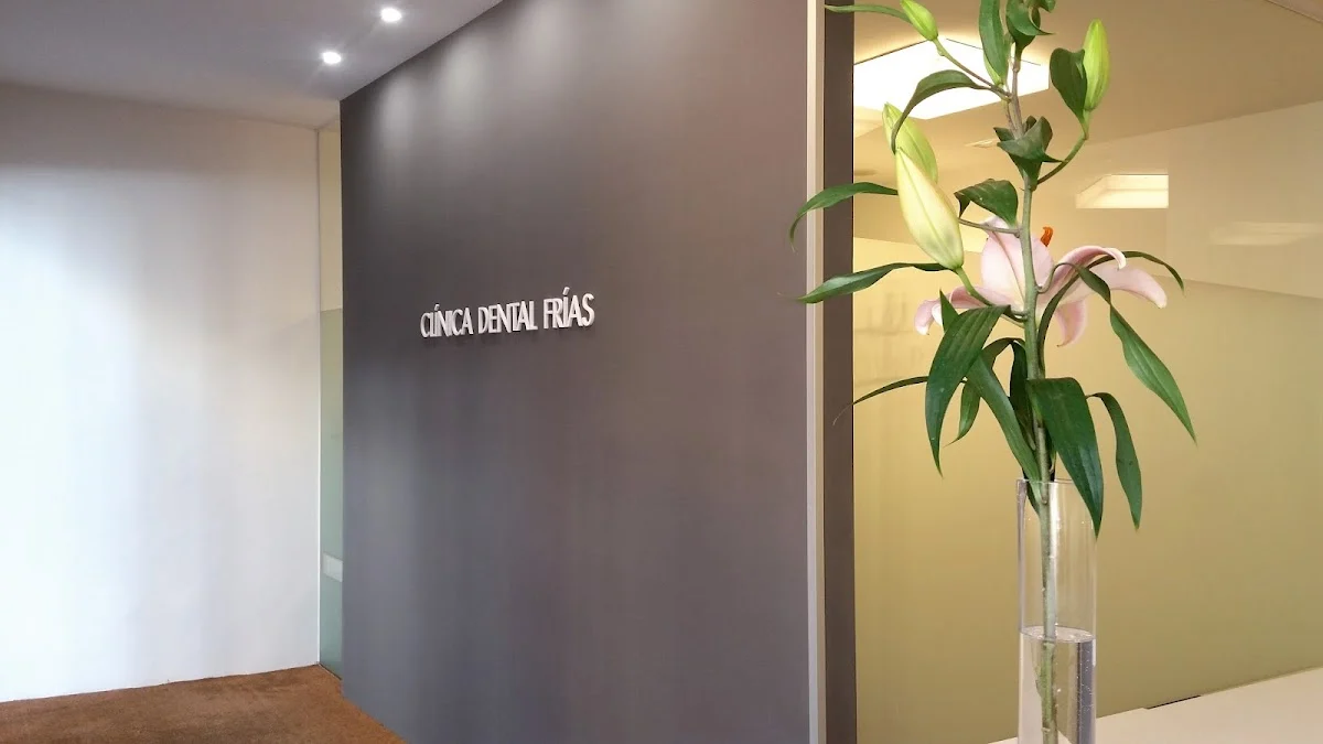 CLÍNICA DENTAL FRÍAS