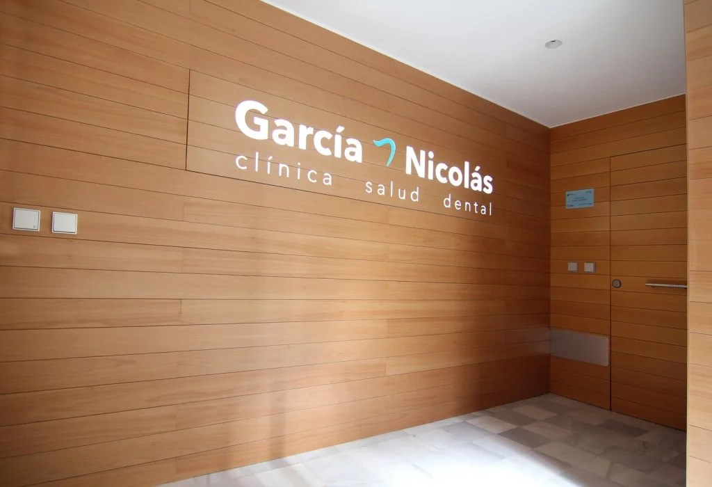 CLÍNICA DENTAL GARCÍA NICOLÁS