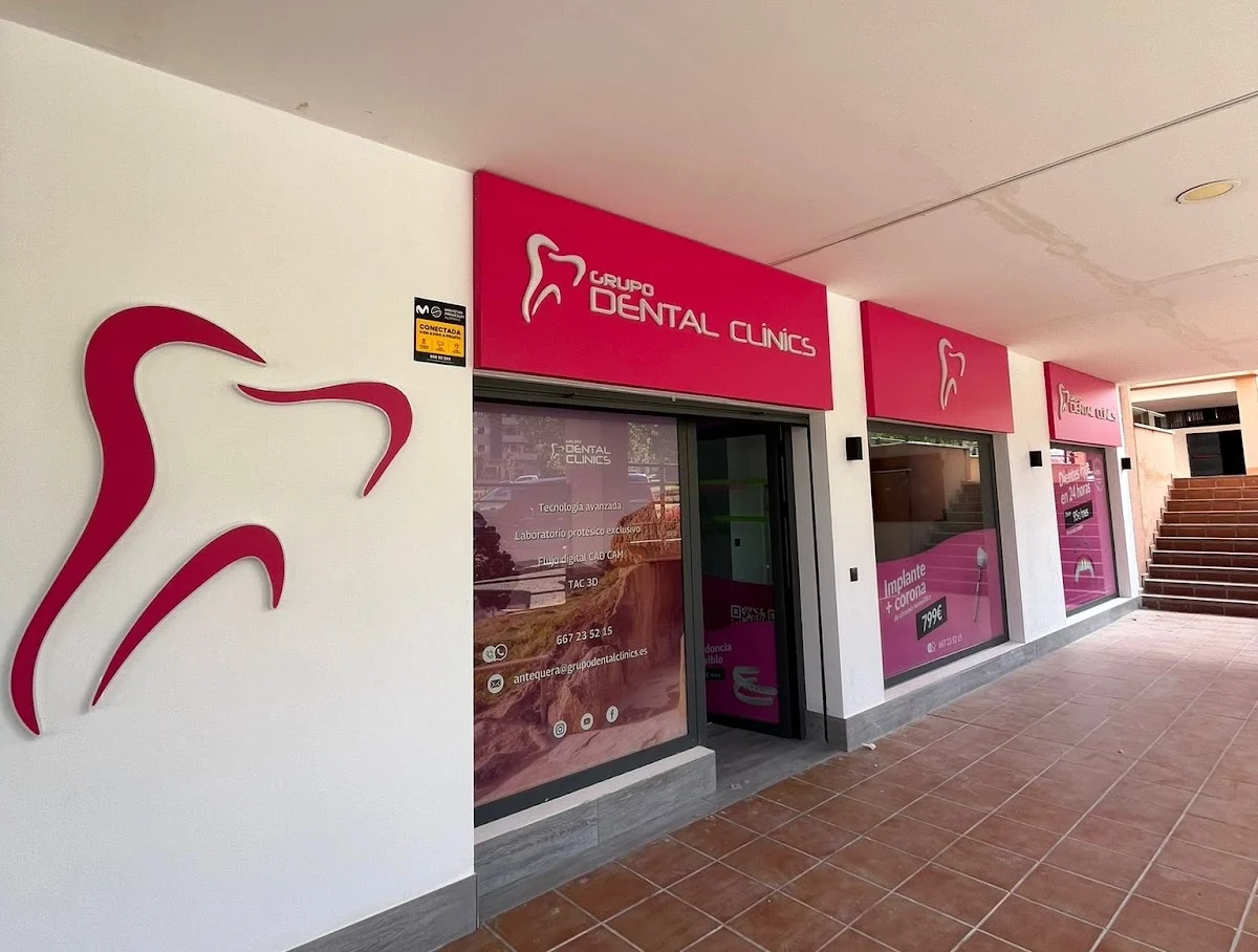 Clínica Dental Grupo Dental Clinics Antequera - 2