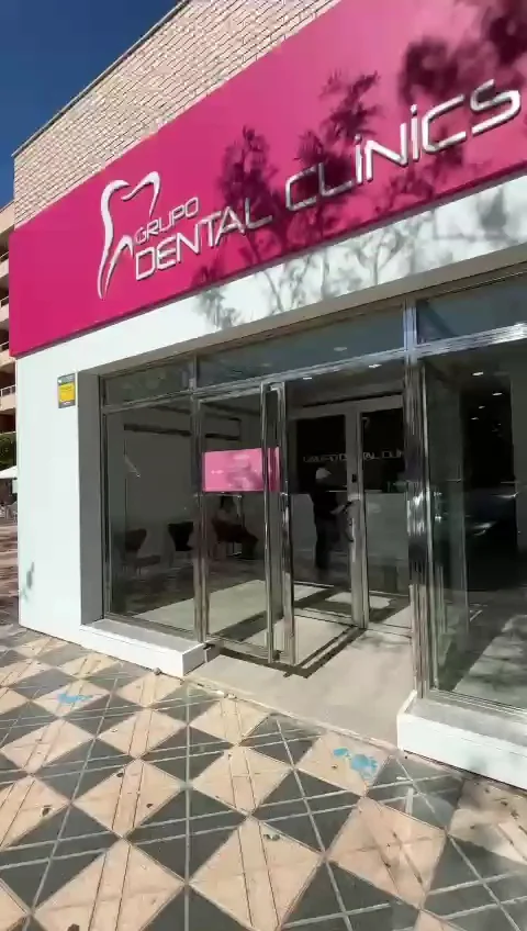 Clínica Dental Grupo Dental Clinics Roquetas de Mar - 3
