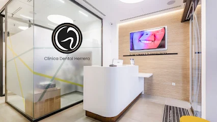 Clínica Dental Herrera Dentista en Torre del Mar