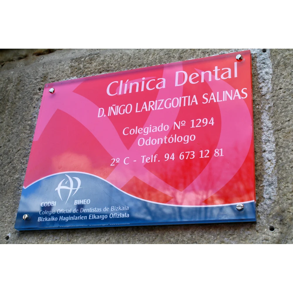 Clínica Dental Iñigo Larizgoitia - 2