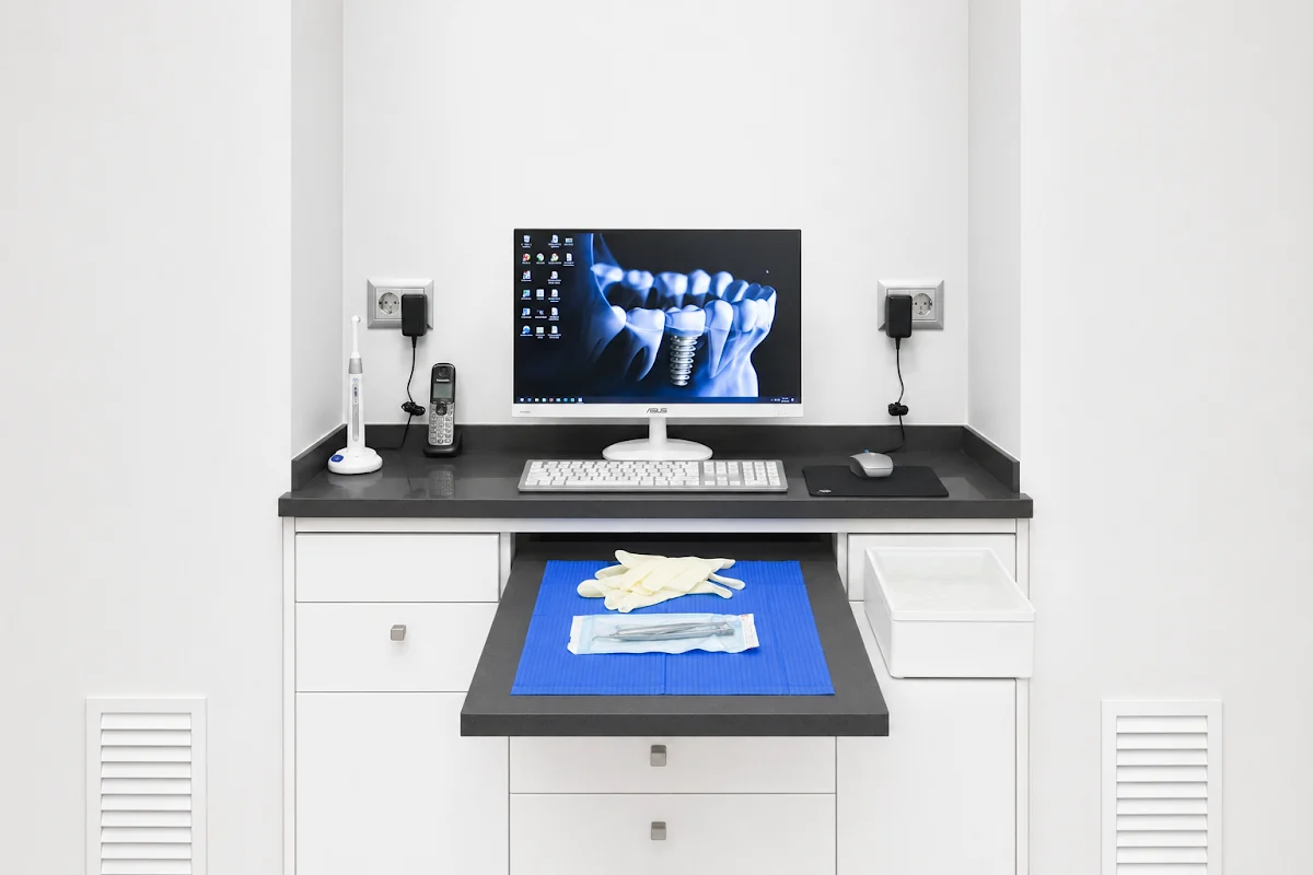 Clínica Dental Institut Odontològic Mediterrani Vilanova I La Geltrú - 2