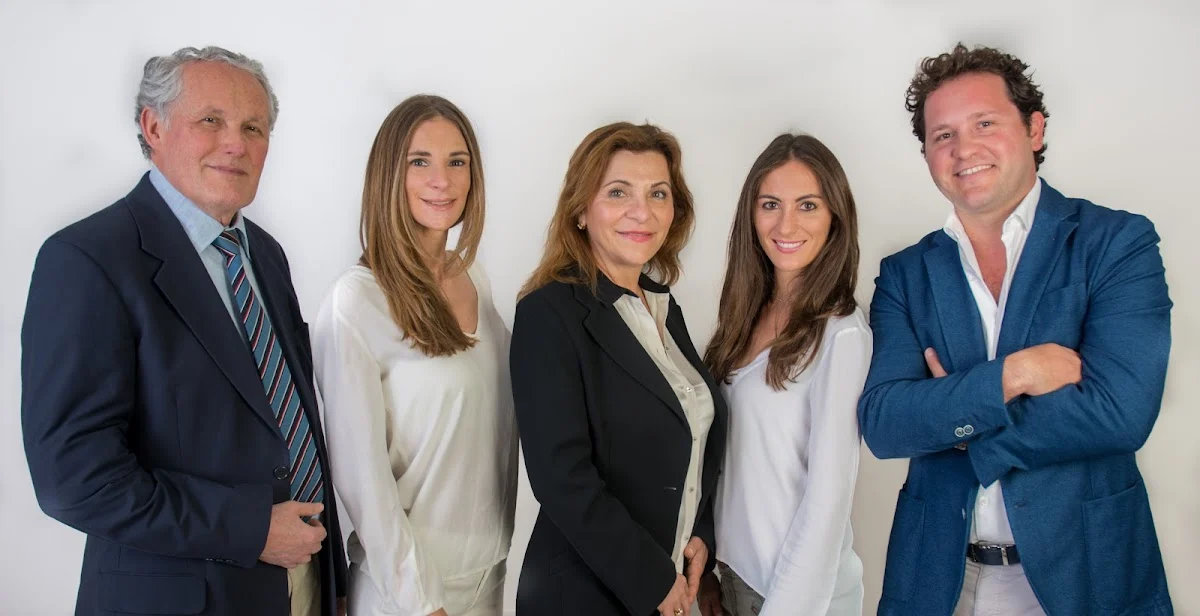 Clinica Dental Intersalud Dres. Toro Mattozzi - 2