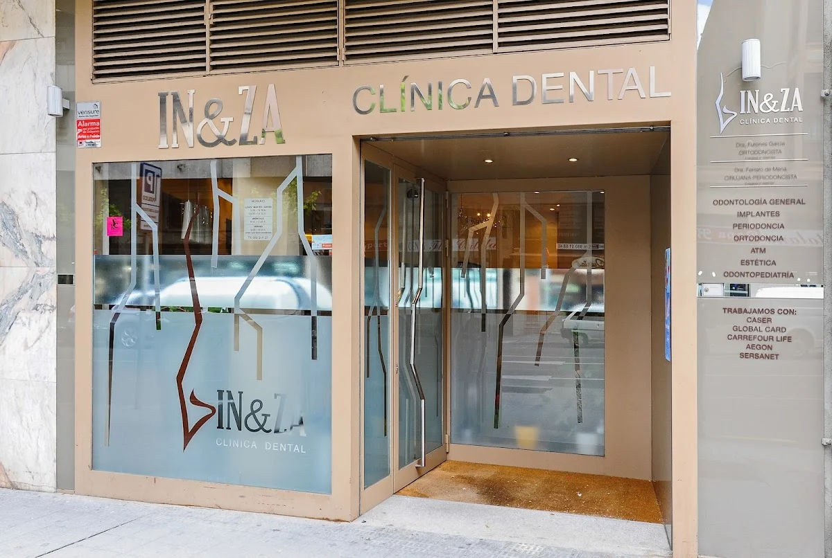 CLINICA DENTAL IN&ZA: IMPLANTES Y ORTODONCIA