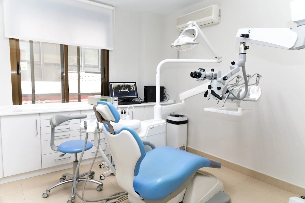 Clínica Dental Julio Moreno Alemán - 2