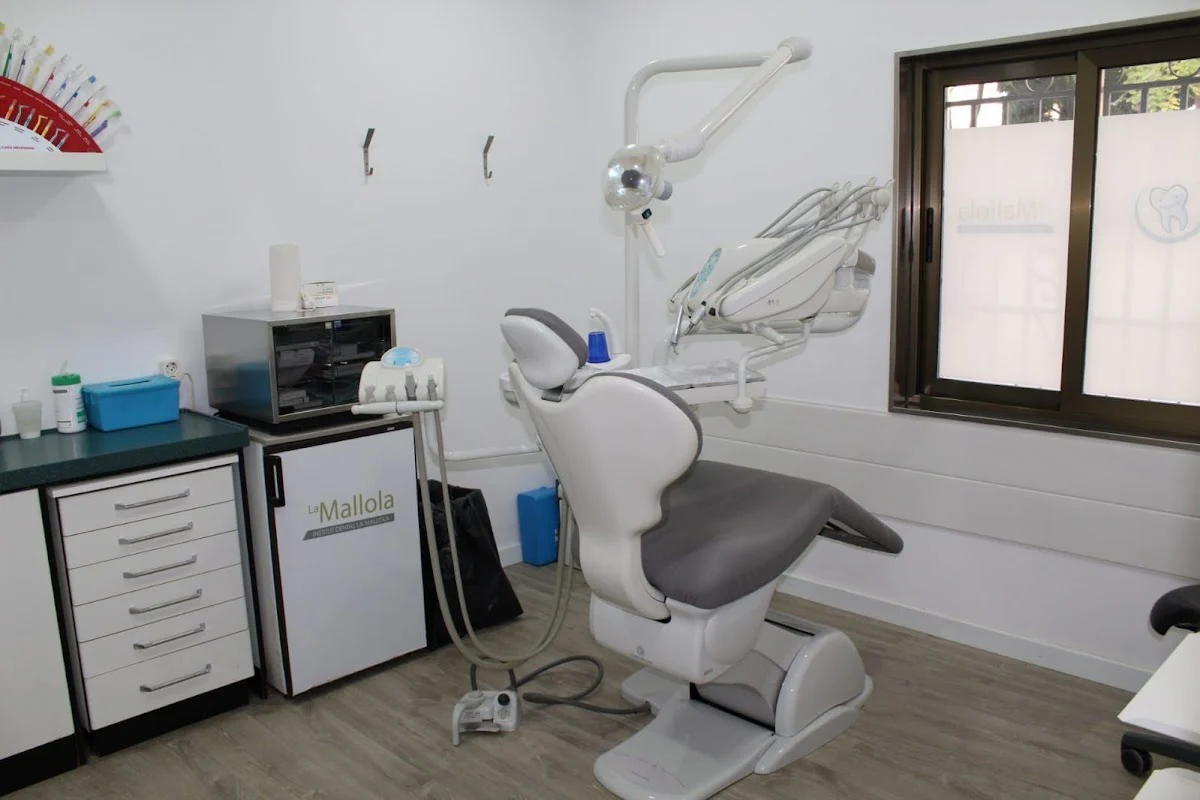 Clínica Dental La Mallola - 2