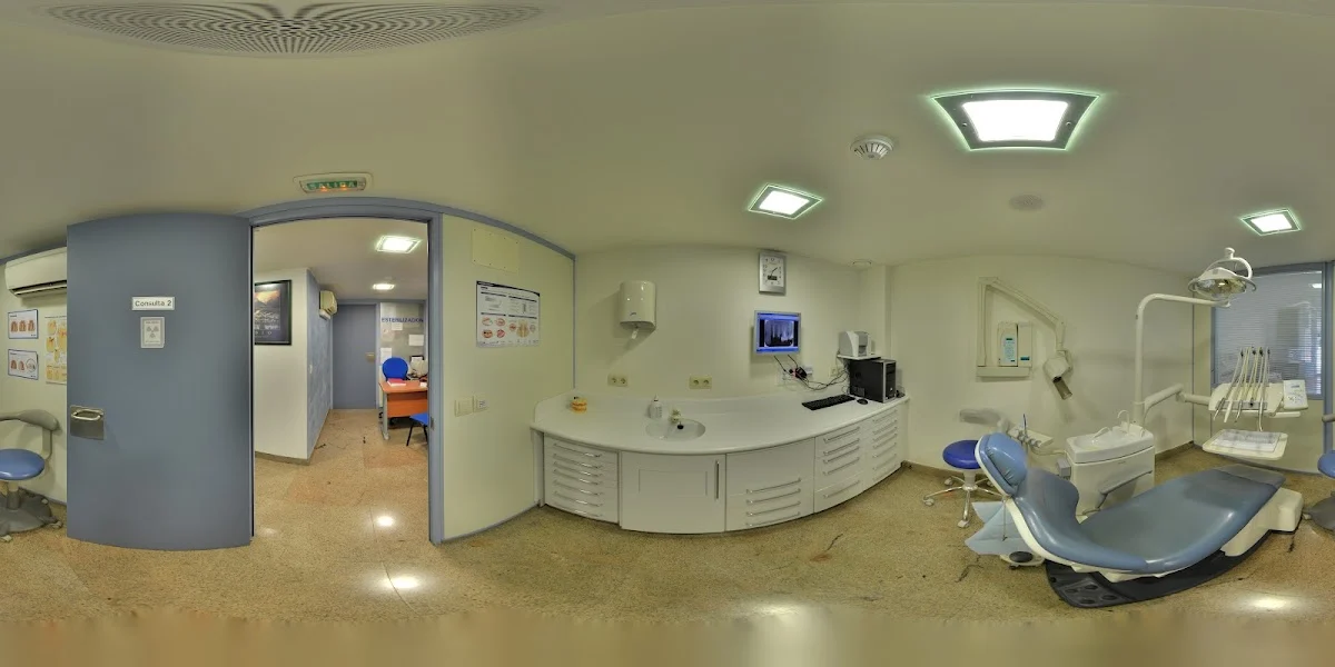 Clínica Dental La Vaguada - Avda. Bayona - 3