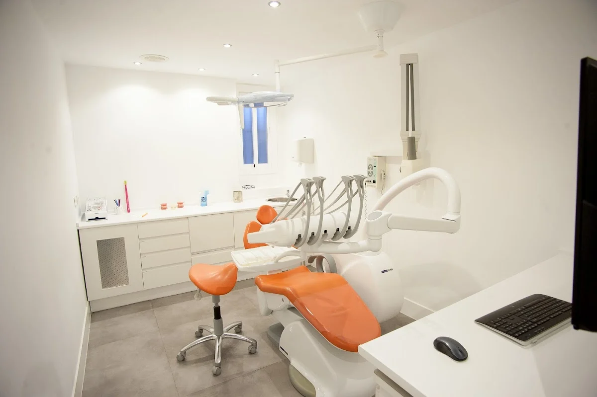 Clínica Dental Linares