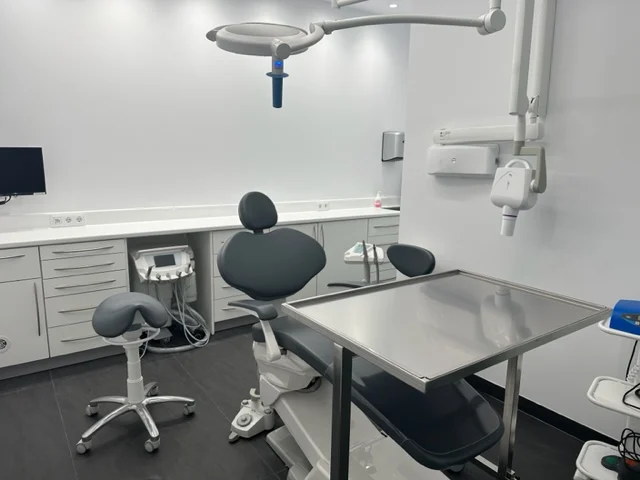 CLINICA DENTAL LOVERA GAVÀ - 2