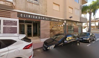Clinica Dental Mariano Faz