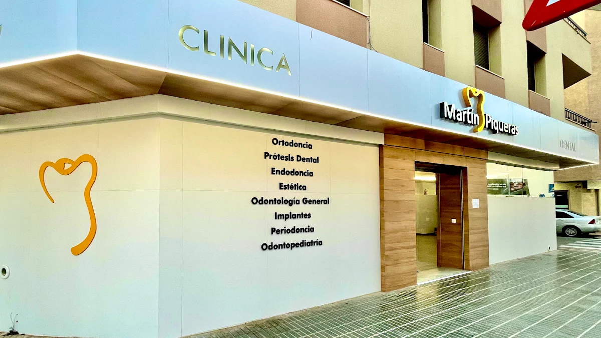 CLINICA DENTAL MARTÍN PIQUERAS - MYPDENTAL