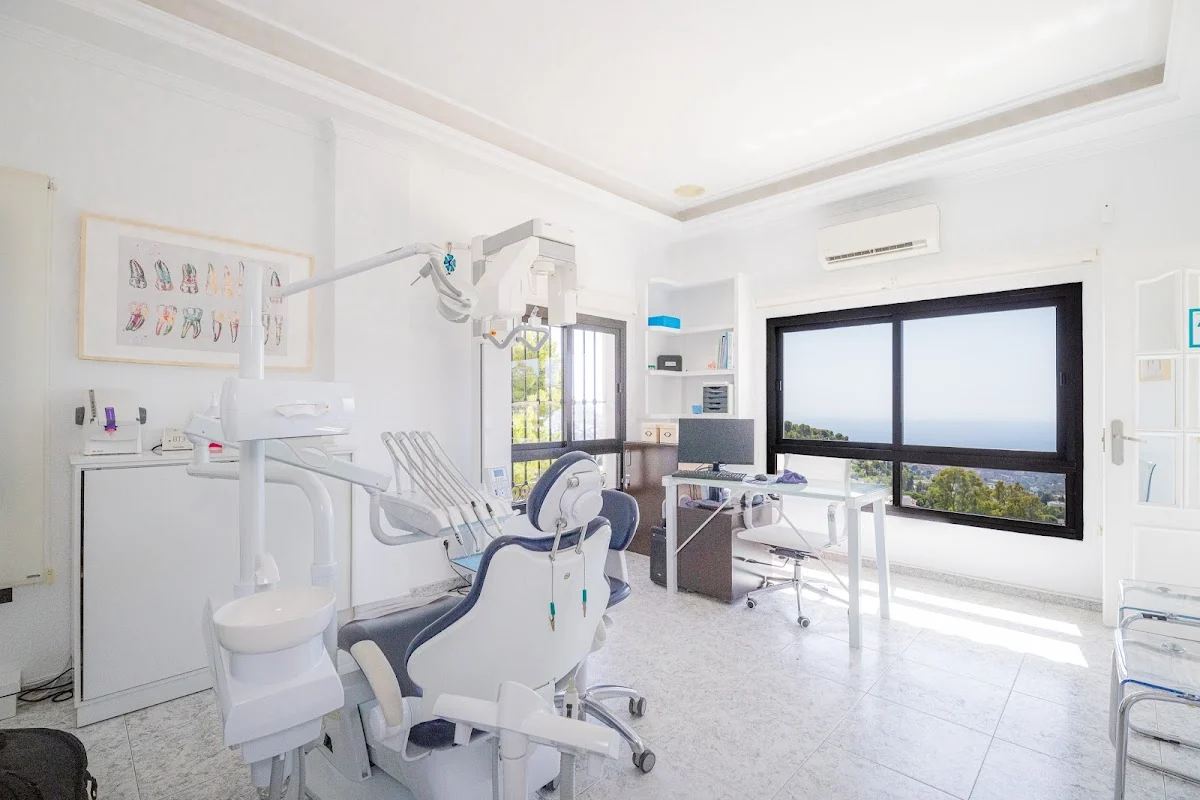 Clínica Dental & Medicina Estética GRANADO RISTORI - 2