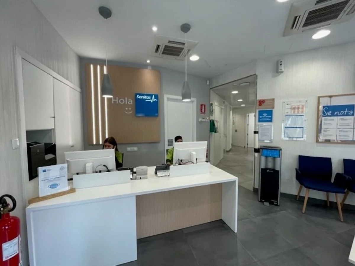 Clínica Dental Milenium Manresa - Sanitas - 2