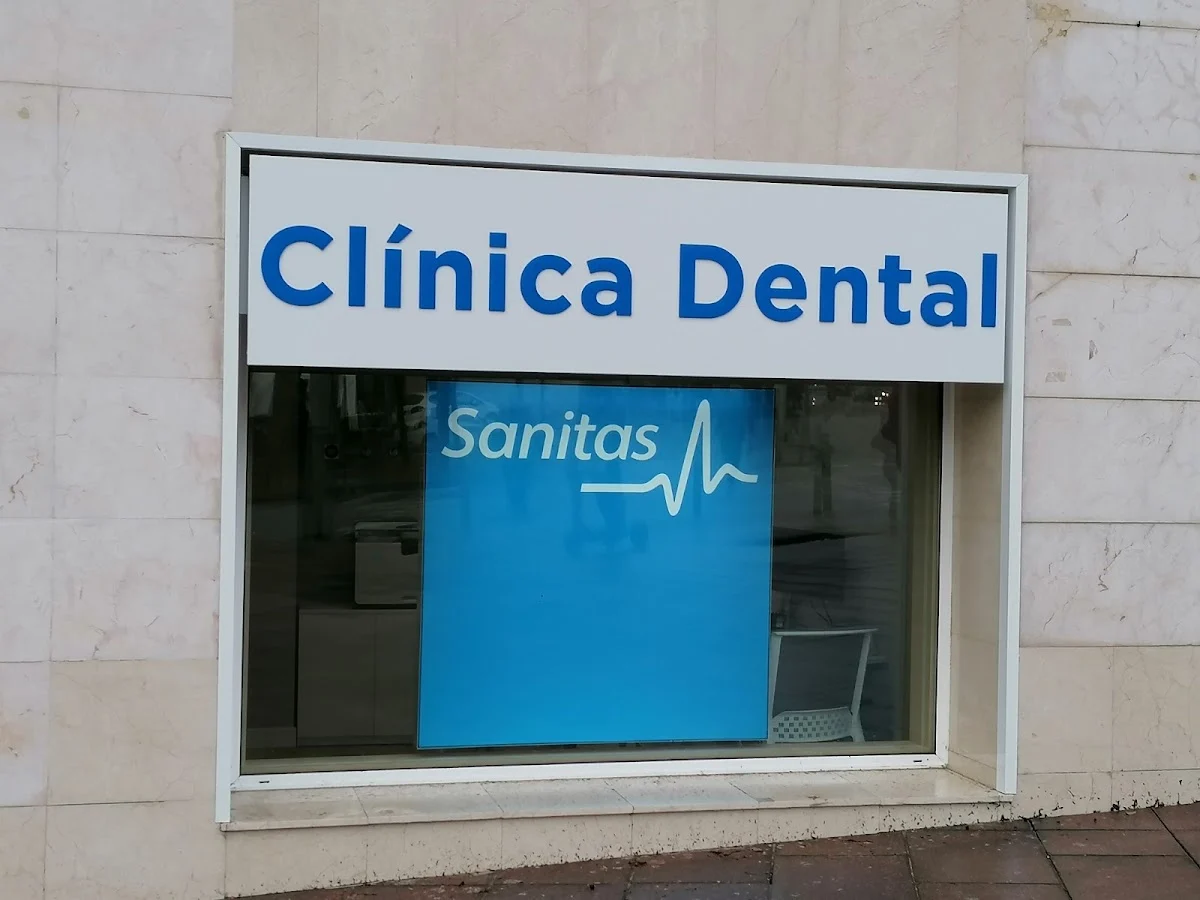 Clínica Dental Milenium Nou Barris - Sanitas - 2