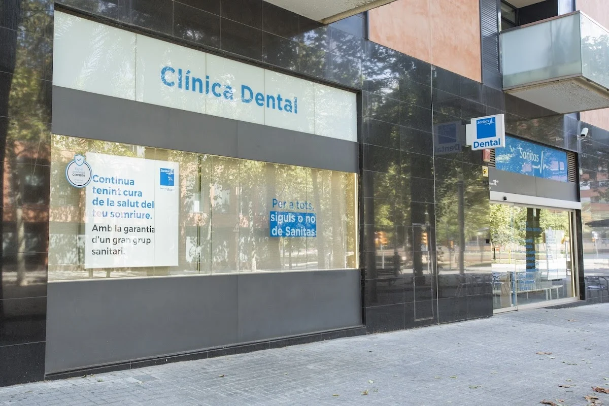 Clínica Dental Milenium Poblenou - Sanitas - 2