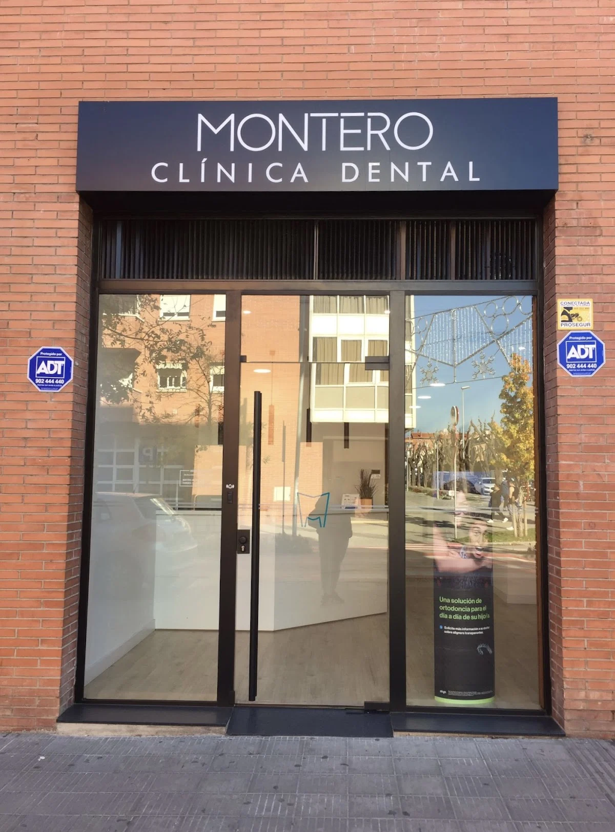 Clínica Dental Montero Martorell - 2