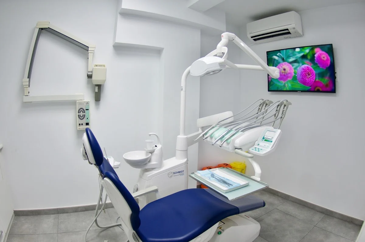 CLÍNICA DENTAL NAVARRO