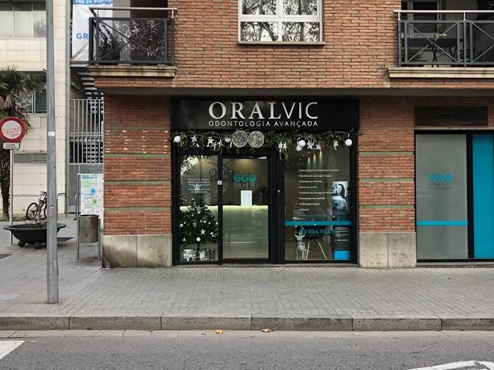 Clinica dental ORALVIC - Tu Dentista en Vic - 2