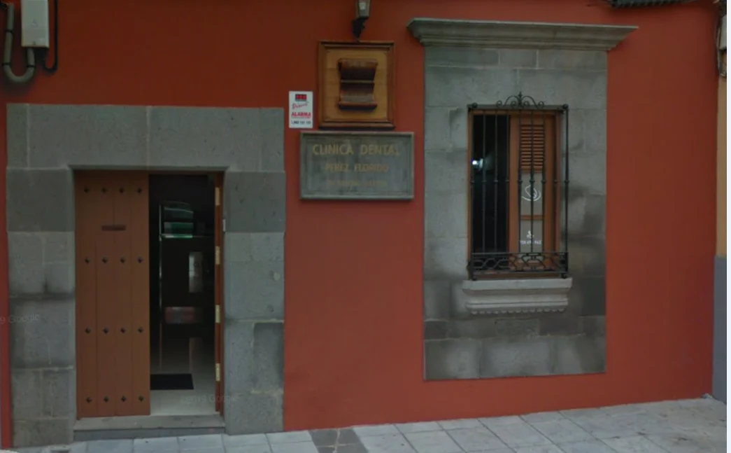 Clínica Dental Pérez Florido - 2