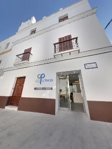 Clinica Dental Poniente - Su dentista en Chiclana - 3