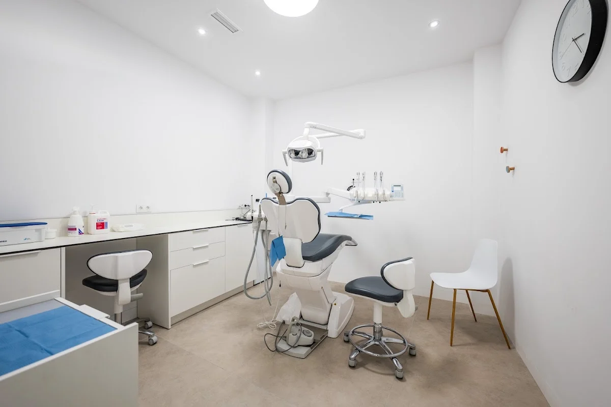 Clínica Dental Primero de Mayo - 2