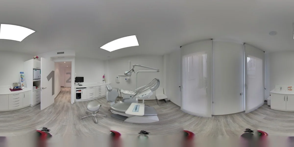 Clínica Dental Reus - Dra. Sandra Uhalde - Implantes y Ortodoncia invisible - 3