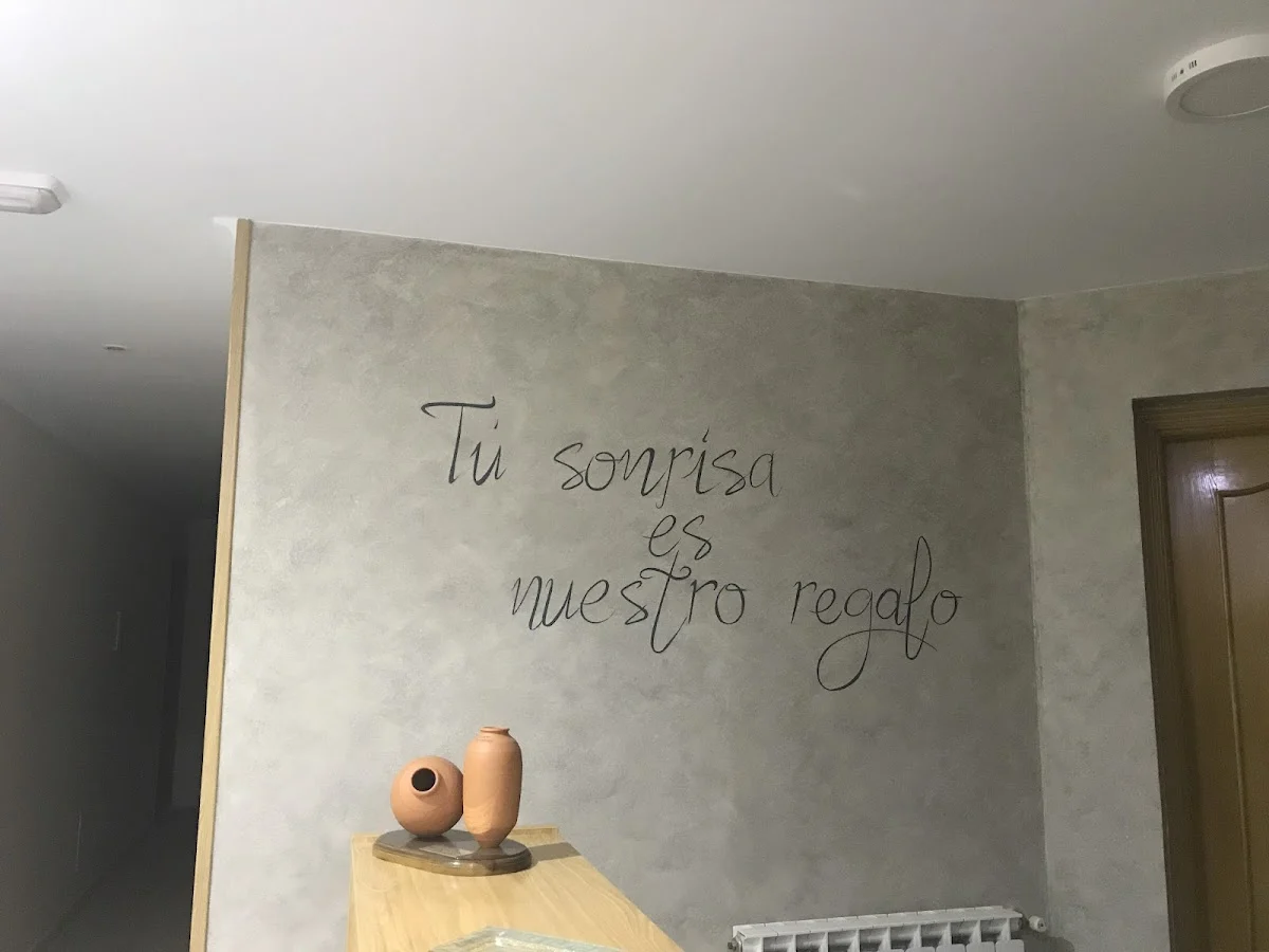 CLÍNICA DENTAL Romera-López. - 2