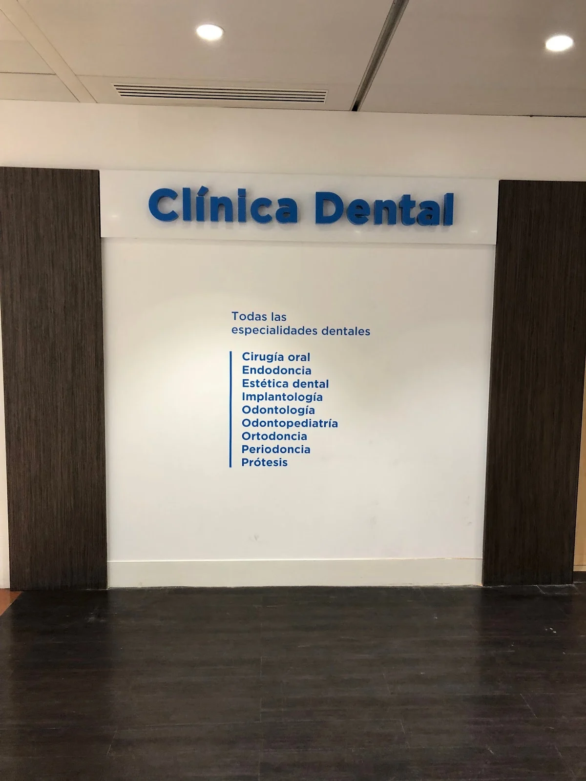 Clinica Dental Sanitas El Corte Inglés San Juan De Aznalfarache - 2