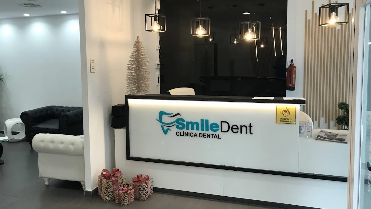 Clínica Dental SmileDent Villalba
