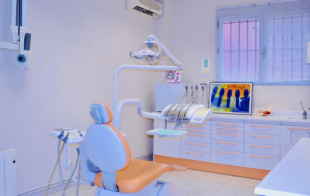 Clinica Dental Sonríe Más - 3
