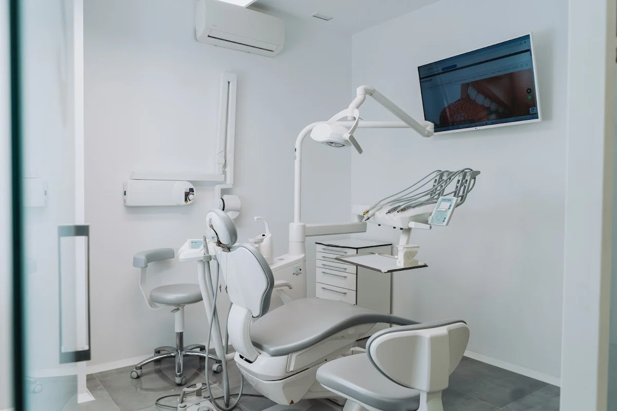 Clínica Dental Sonrisalud Portugalete - 2