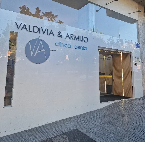 Clínica Dental Valdivia & Armijo