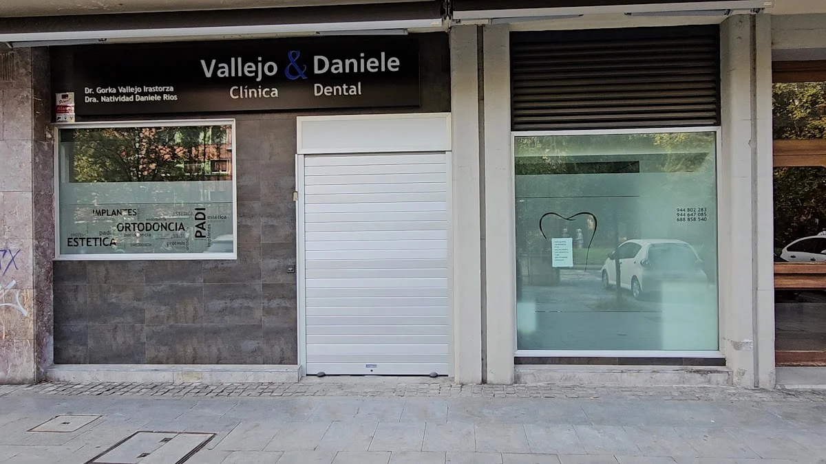 Clinica Dental Vallejo Y Daniele - 3