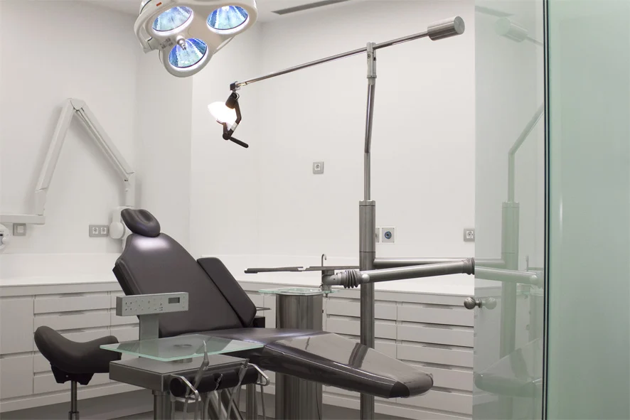 Clínica Dental Vela-Segalà