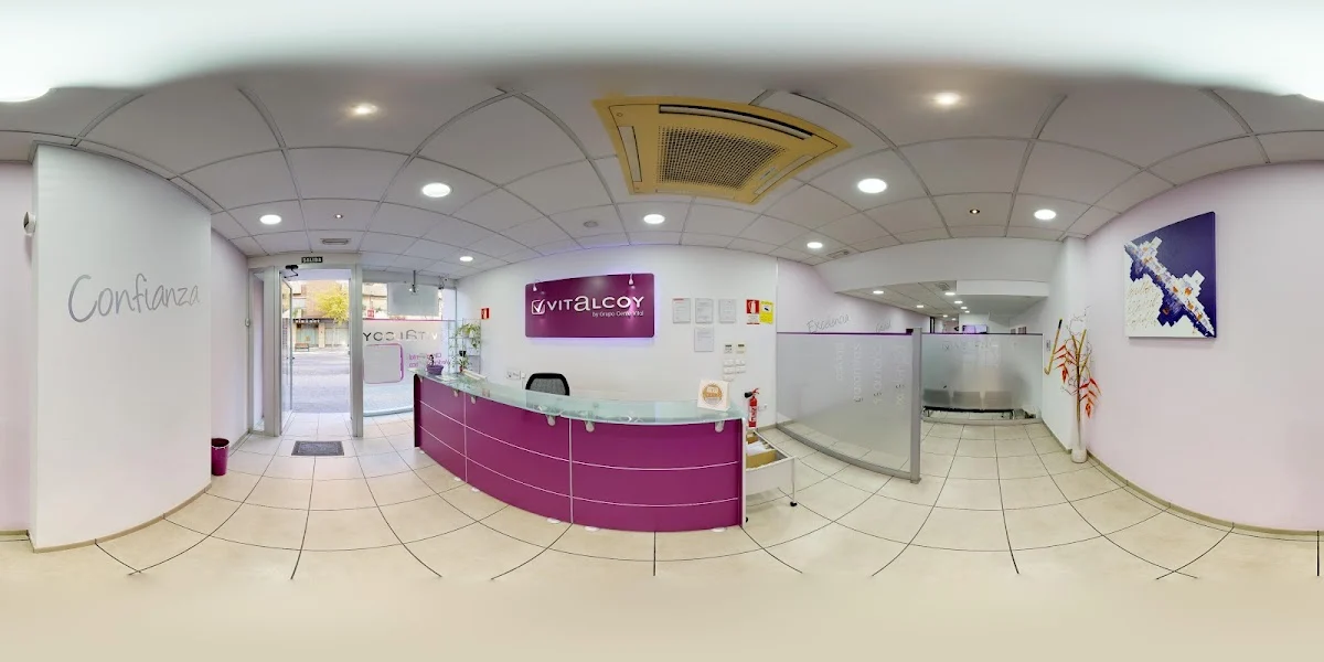 Clinica dental Vitalcoy by Grupo Gente Vital | Dentistas en Alcoy | Implantes dentales | Ortodoncia | Implantes especiales - 4