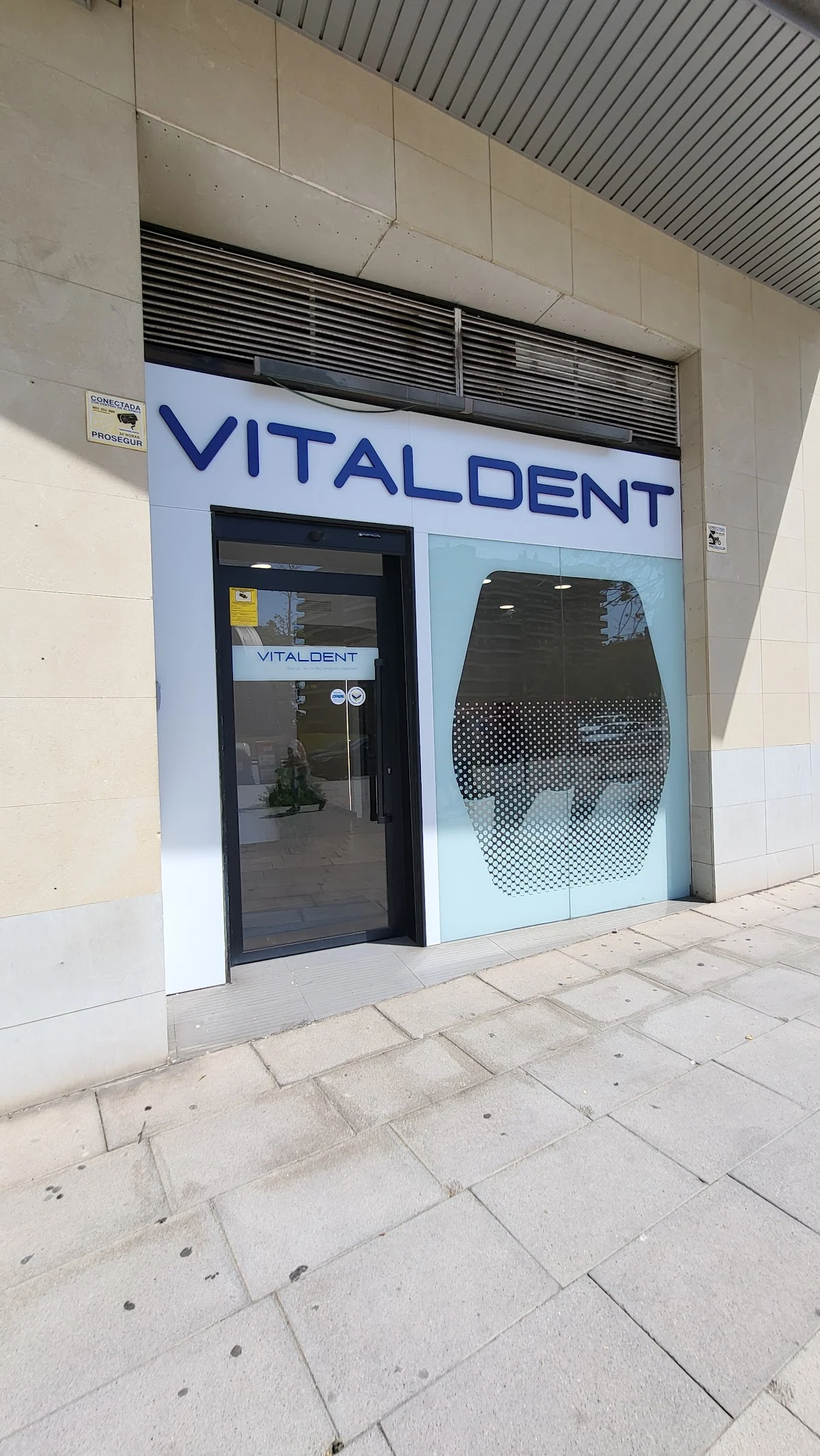 Clínica Dental Vitaldent - 2