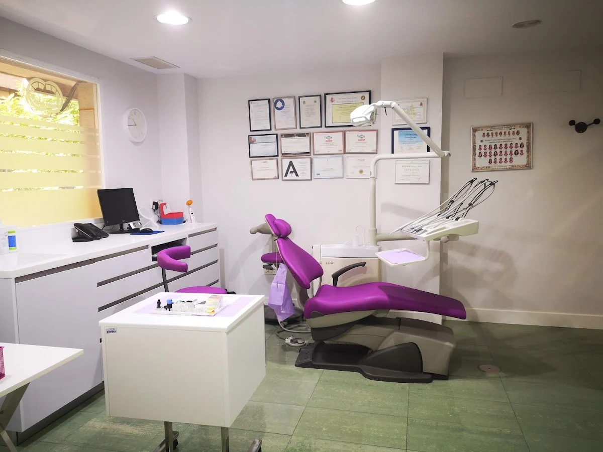 Clínica dental y fisioterapia Carvajal