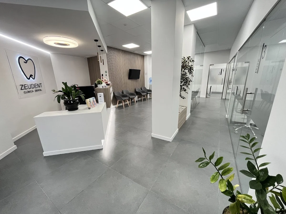 Clinica Dental Zeudent - 2