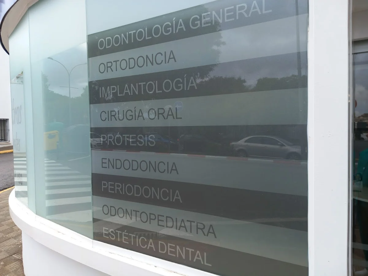 Clínica efe Dental Tomares