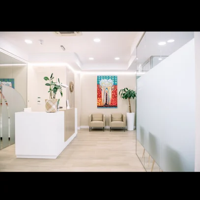 CLÍNICA MAZARIEGOS / Rehabilitación oral e Implantología