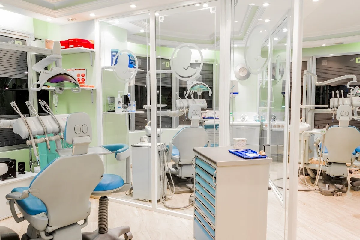 Clinica Titanio Motril Dr. Alfredo Valencia - 2