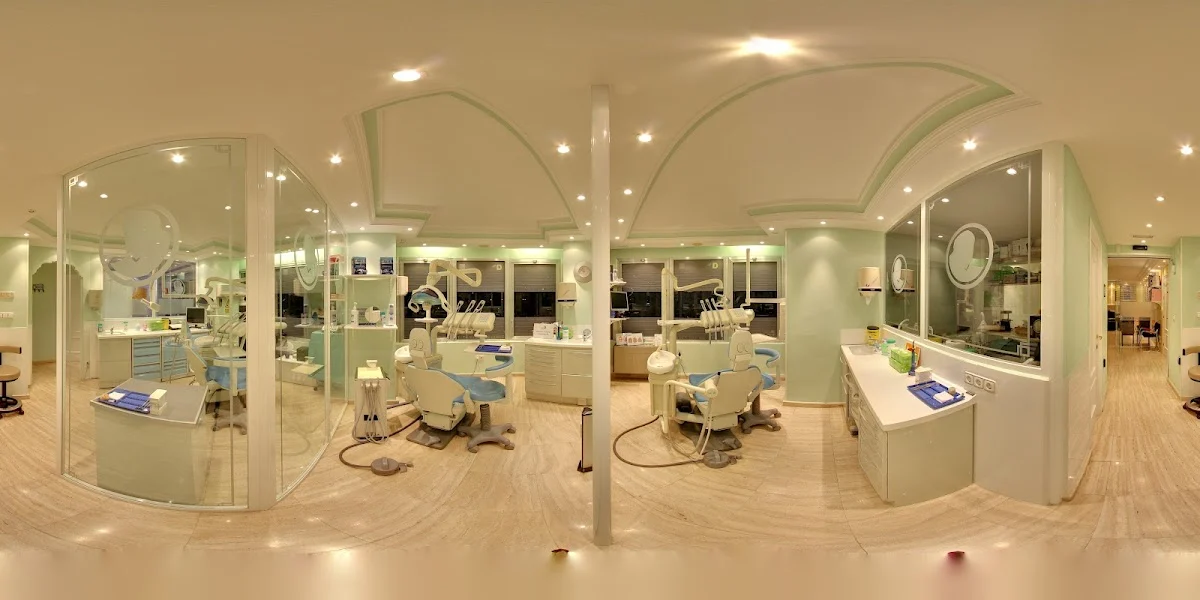 Clinica Titanio Motril Dr. Alfredo Valencia - 3