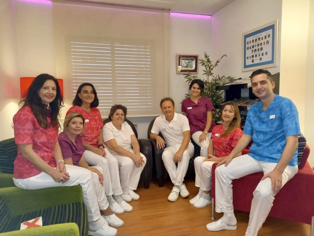 CLÍNICA VÉLEZ Centro Dental Especializado